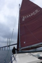 Remontée du détroit d'Øresund Passage sous le pont …