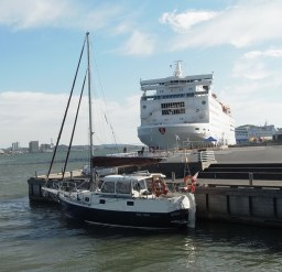 Voilier à salon de pont Fifty